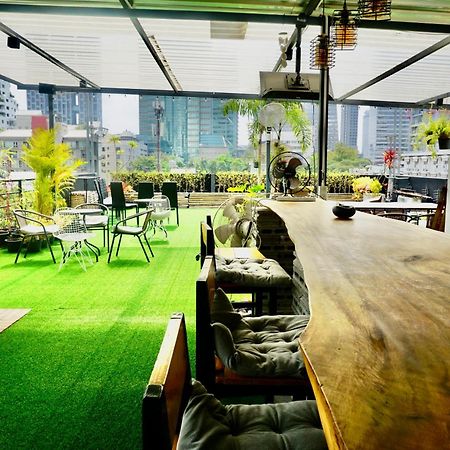 Hash Apartment With Unique Chill Design At Silom Soi 3 Bangkok Exterior foto